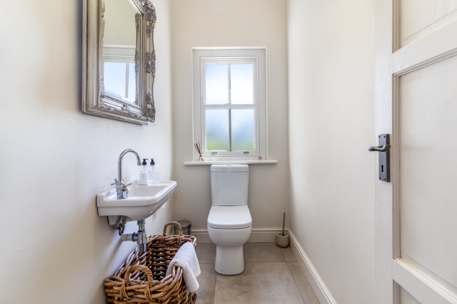 To Let 5 Bedroom Property for Rent in Franschhoek Western Cape